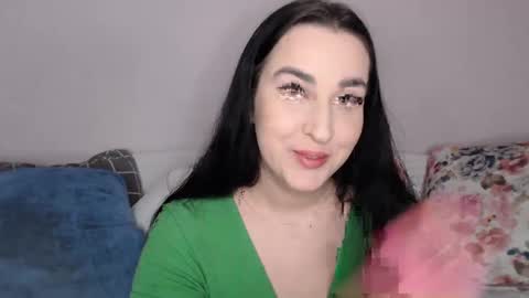 Snapshot of vitalina_freedom chatting on December 2024 01:10:01 PM Vitalina online show from December 2024 01:10:01 PM