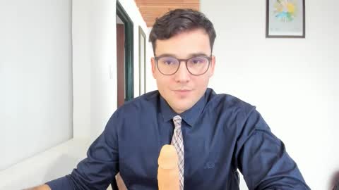 Vito Ferrer online show from October 2025 05:24:02 PM