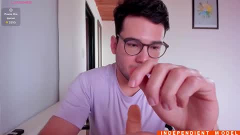 Vito Ferrer online show from October 2025 12:22:02 PM