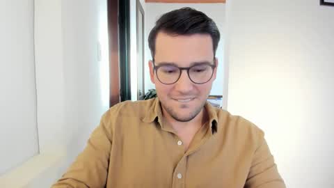 Vito Ferrer online show from November 2025 09:47:01 PM