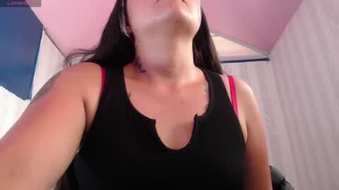 Snapshot of vitoria23_ chatting on April 2026 03:52:01 PM victoria 3 online show from April 2026 03:52:01 PM