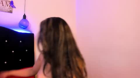 vivi_stars online show from February 2025 06:00:01 PM