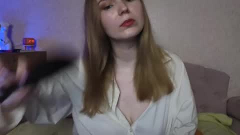 Snapshot of vivian_alison chatting on April 2026 06:54:02 PM vivian_alison online show from April 2026 06:54:02 PM