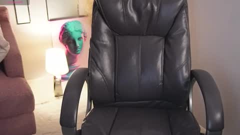 Vivian Evans online show from March 2026 12:50:02 AM