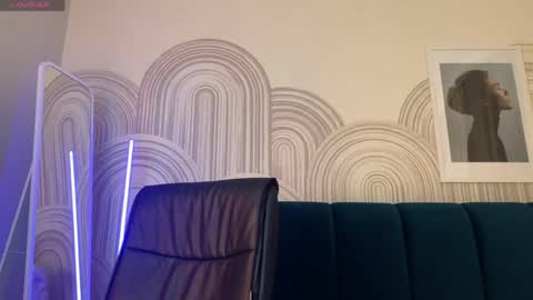 Vivian Evans online show from April 2026 01:05:02 AM