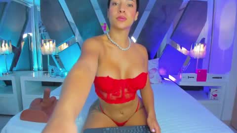 Snapshot of vivian_monroe chatting on May 2026 10:52:02 AM Vivian Monroe online show from May 2026 10:52:02 AM