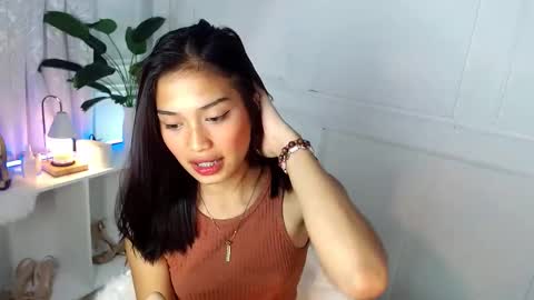 Vivian online show from January 2025 12:18:01 AM