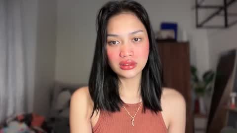 Snapshot of vivian_roberts chatting on March 2026 12:50:01 AM Vivian online show from March 2026 12:50:01 AM