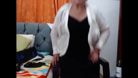 Snapshot of viviannajhonson chatting on October 2025 10:51:02 PM ViviannaJhonson online show from October 2025 10:51:02 PM