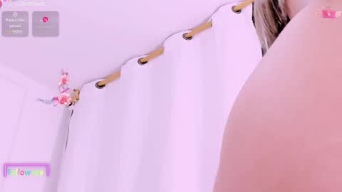 Snapshot of vivianne_scott chatting on February 2025 12:05:02 PM Vivi online show from February 2025 12:05:02 PM