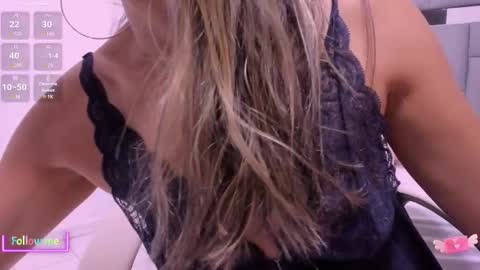 Snapshot of vivianne_scott chatting on March 2025 12:09:02 PM Vivi online show from March 2025 12:09:02 PM