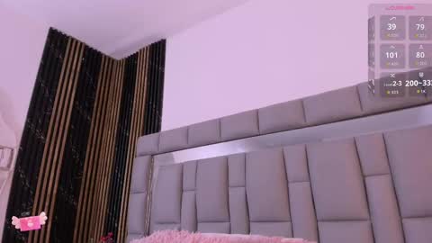 Snapshot of vivianne_scott chatting on October 2025 12:19:01 PM Vivi online show from October 2025 12:19:01 PM