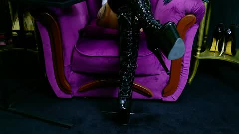 Vivian Reeve online show from April 2026 05:41:01 AM