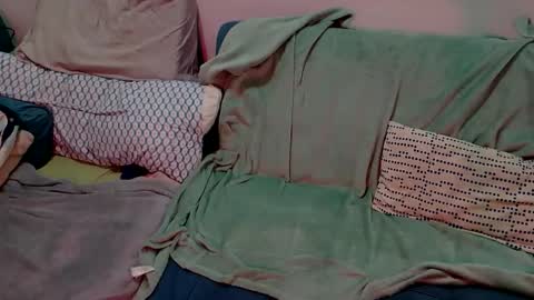 Viv online show from December 2025 05:51:02 PM