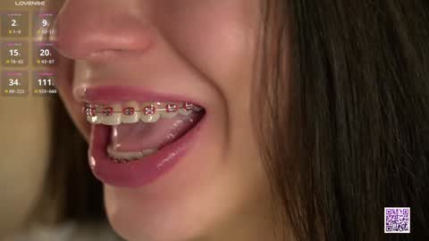 Snapshot of vivid_girls chatting on November 2025 07:19:02 AM Nelly and Mari online show from November 2025 07:19:02 AM