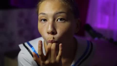 Snapshot of vivien_cutie chatting on September 2025 03:56:02 PM vivien_cutie online show from September 2025 03:56:02 PM