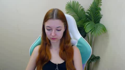 Vivien online show from February 2025 12:29:01 PM