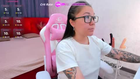 Snapshot of vivien_montclair chatting on June 2026 12:01:02 AM Vivien online show from June 2026 12:01:02 AM