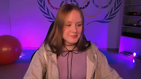 Vivien online show from December 2024 01:10:01 PM