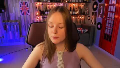 Vivien online show from December 2024 01:17:01 PM