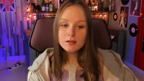 Vivien online show from December 2024 07:28:01 PM
