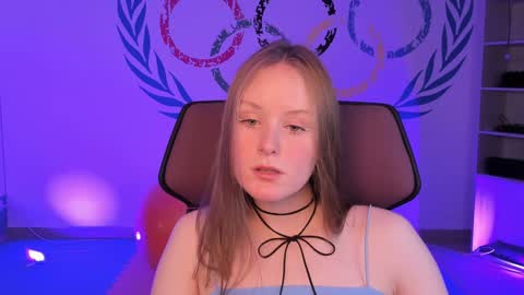 Vivien online show from December 2024 04:05:01 PM