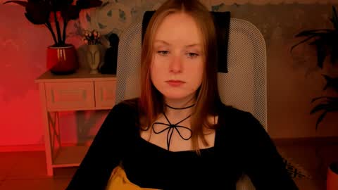 Vivien online show from December 2024 04:49:02 PM