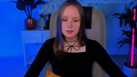 Vivien online show from December 2024 07:54:02 PM