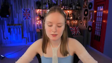 Vivien online show from December 2024 05:26:02 PM