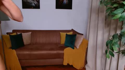 Vivienne online show from March 2026 04:46:01 PM