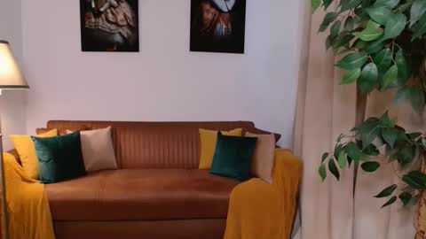 Vivienne online show from March 2026 04:07:02 PM