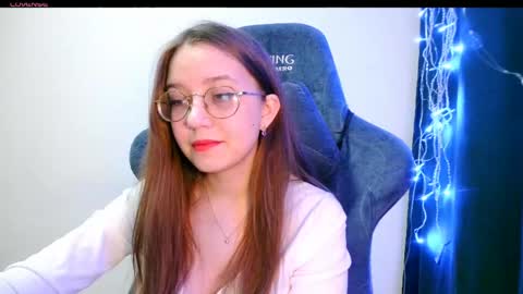 Snapshot of vivivivikkie chatting on May 2026 09:19:01 PM vivivivikkie online show from May 2026 09:19:01 PM