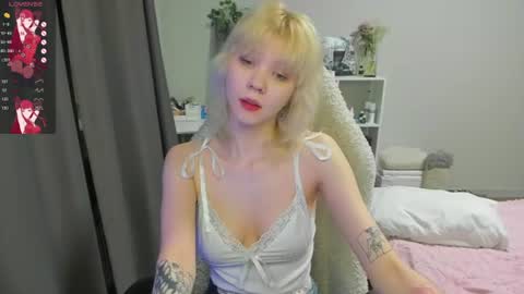 Snapshot of vivy_ chatting on June 2026 09:01:02 PM chatur babes online show from June 2026 09:01:02 PM