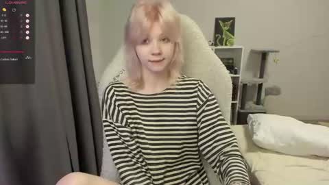 Snapshot of vivy_ chatting on July 2026 08:22:02 PM chatur babes online show from July 2026 08:22:02 PM