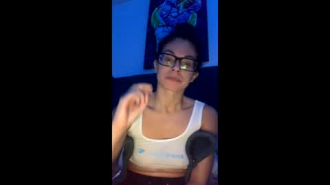 Snapshot of vixenblade chatting on February 2026 06:26:01 AM vixenblade online show from February 2026 06:26:01 AM