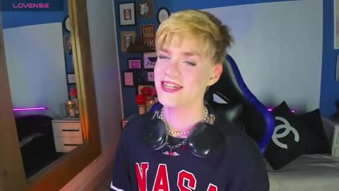 Vlad  online show from October 2025 02:31:01 PM