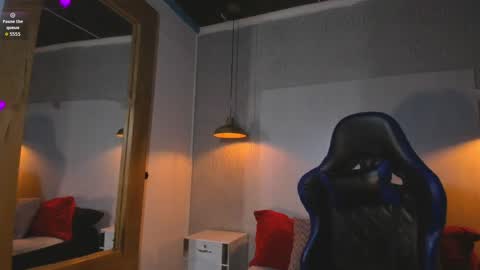 Snapshot of vladhellsing4 chatting on May 2026 01:05:02 PM Vlad online show from May 2026 01:05:02 PM