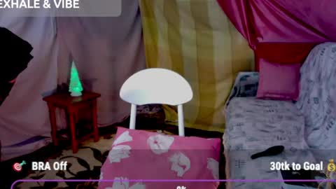 Snapshot of vladiskin chatting on April 2026 09:08:01 AM Violetta Elysia online show from April 2026 09:08:01 AM