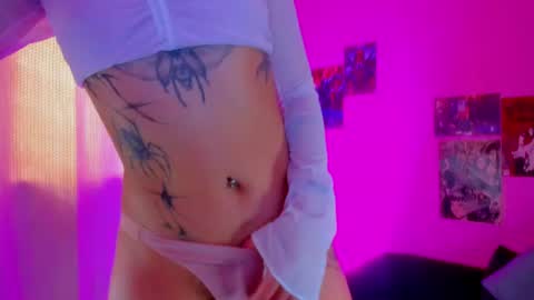 Snapshot of void_smokin chatting on June 2026 05:01:02 PM Gabriela online show from June 2026 05:01:02 PM