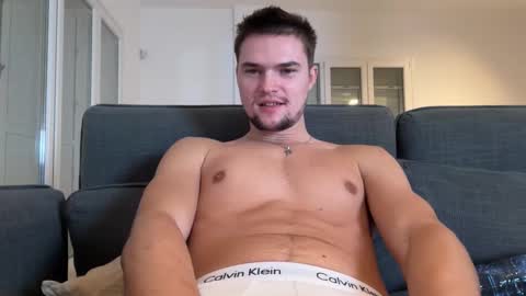 Snapshot of vouvoucouple chatting on December 2025 06:47:01 PM Tim online show from December 2025 06:47:01 PM