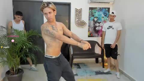 Snapshot of voyeurism_guys chatting on September 2025 11:08:02 PM voyeurism_guys online show from September 2025 11:08:02 PM