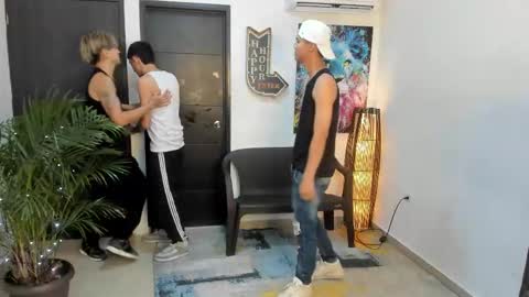 Snapshot of voyeurism_guys chatting on September 2025 11:10:02 PM voyeurism_guys online show from September 2025 11:10:02 PM