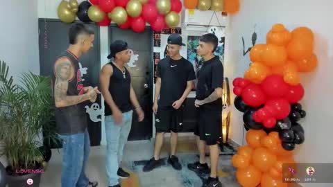 Snapshot of voyeurism_guys chatting on October 2025 11:05:01 PM voyeurism_guys online show from October 2025 11:05:01 PM