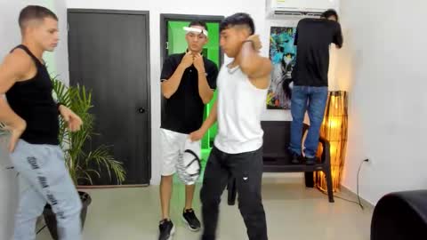 Snapshot of voyeurism_guys chatting on November 2025 11:04:02 PM voyeurism_guys online show from November 2025 11:04:02 PM