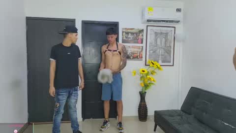 Snapshot of voyeurism_guys chatting on May 2026 10:11:02 PM voyeurism_guys online show from May 2026 10:11:02 PM