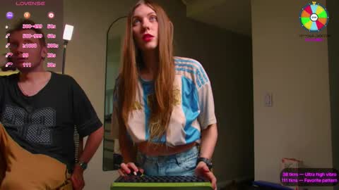 Snapshot of vundersex chatting on October 2025 06:50:02 PM Eva and Franklin online show from October 2025 06:50:02 PM