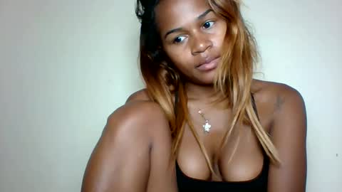Snapshot of vynarahot chatting on May 2026 10:45:01 AM vynarahot online show from May 2026 10:45:01 AM