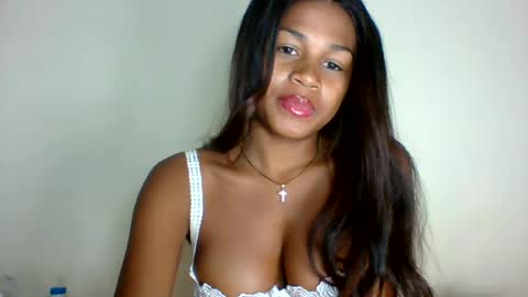 vynarahot online show from August 2026 05:16:01 PM