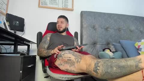 vyxen_ online show from March 2026 08:35:02 PM