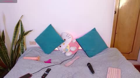 kitty SUPORT ME AND MY BABY SINGLE MOMY online show from November 2025 09:46:02 PM